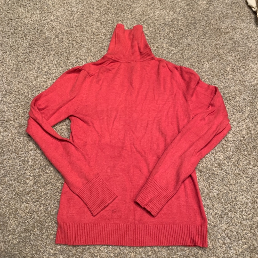 Gap size medium pink turtleneck
